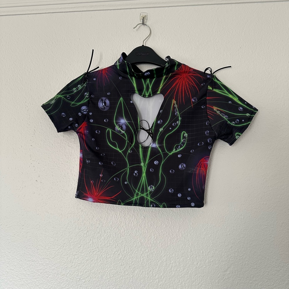 New Cosmic Factory Obsidian Bubble Graphic Women's Top Tie Velvet Crop - Picture 4 of 6